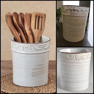 Pfaltzgraff Trellis White Scroll Design Utensil Crock Stoneware 7”H Cottagecore